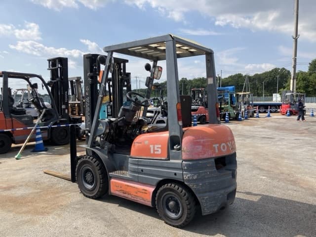 Forklift — Auction (lot 8457-2074)