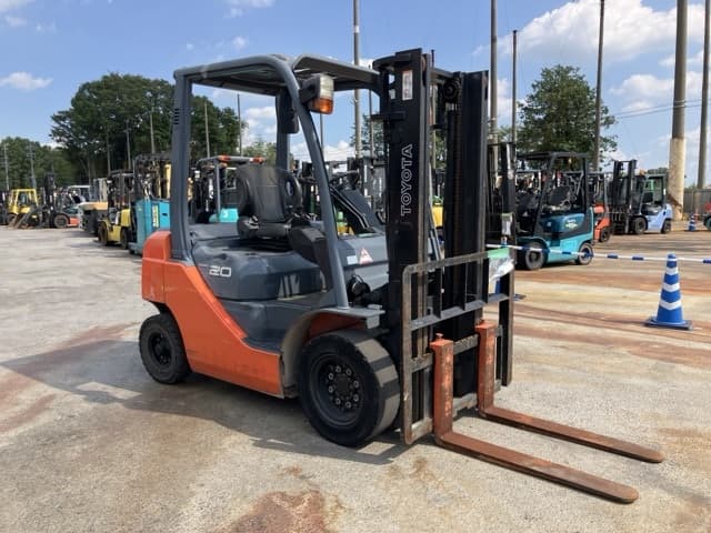 Forklift — Auction (lot 8457-2075)