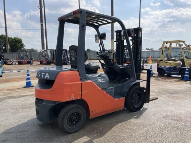 Forklift — Auction (lot 8457-2075)