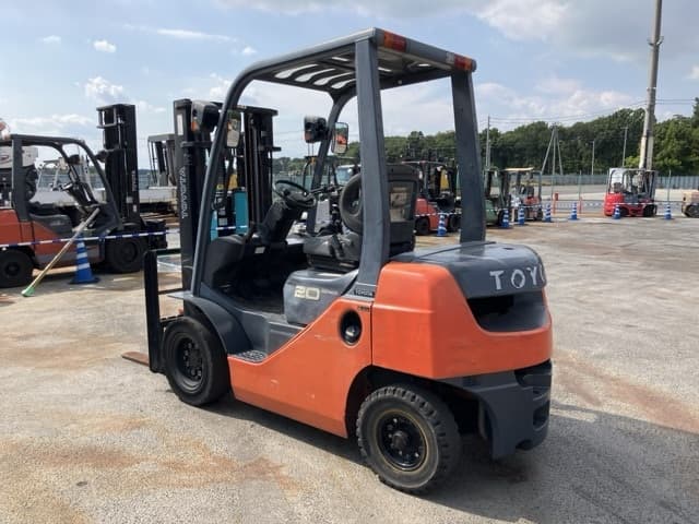 Forklift — Auction (lot 8457-2075)