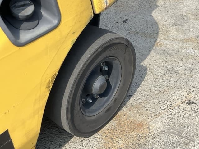 Forklift — Auction (lot 8457-2076)