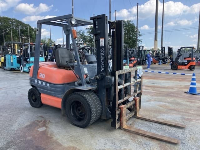 Forklift — Auction (lot 8457-2079)
