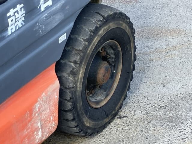 Forklift — Auction (lot 8457-2079)