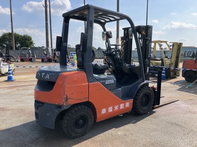 Forklift — Auction (lot 8457-2080)