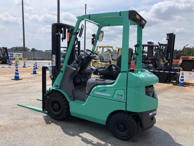 Forklift — Auction (lot 8457-2081)