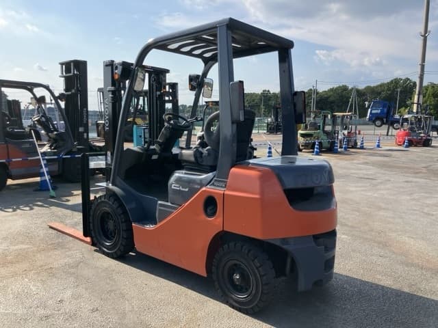 Forklift — Auction (lot 8457-2082)