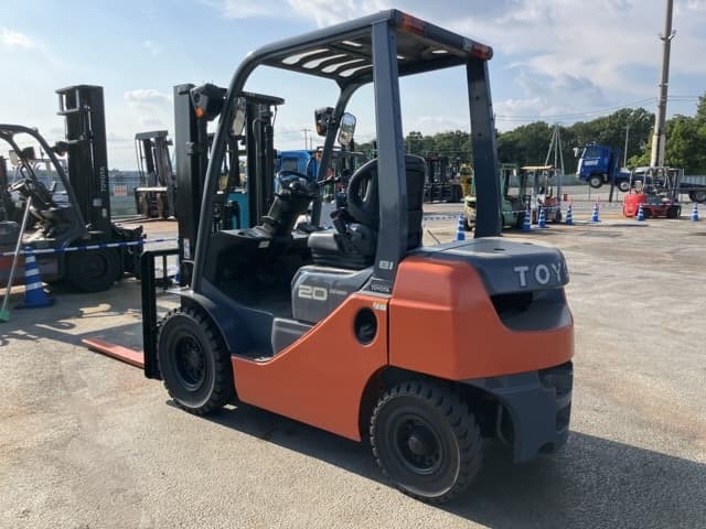 Forklift — Auction (lot 8457-2083)