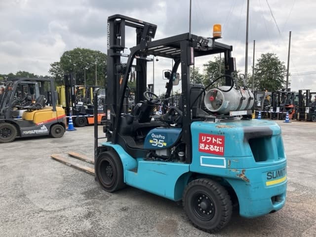 Forklift — Auction (lot 8457-2085)