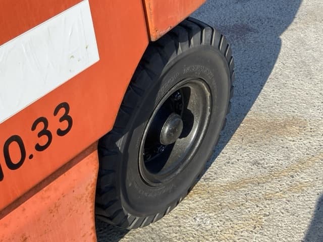 Battery Forklift — Auction (lot 8457-2086)