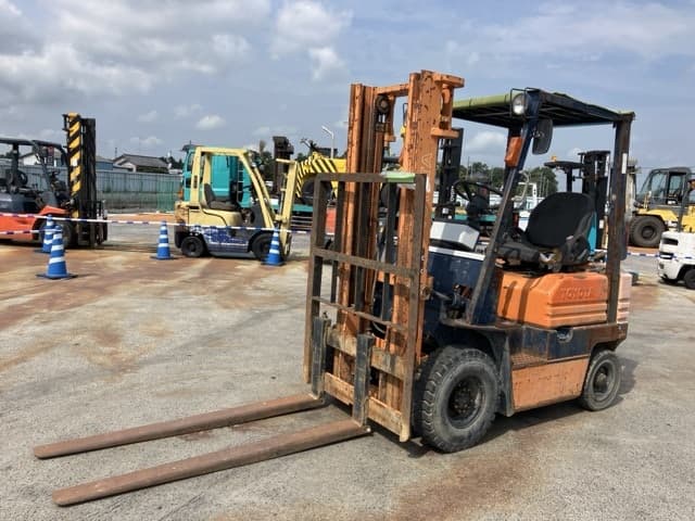 Forklift — Auction (lot 8457-2087)