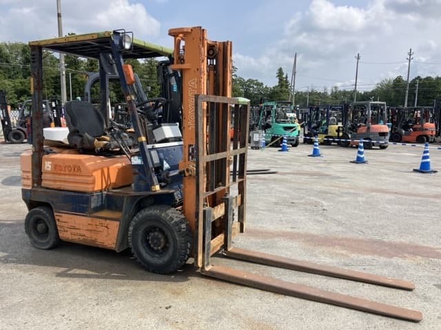 Forklift — Auction (lot 8457-2087)