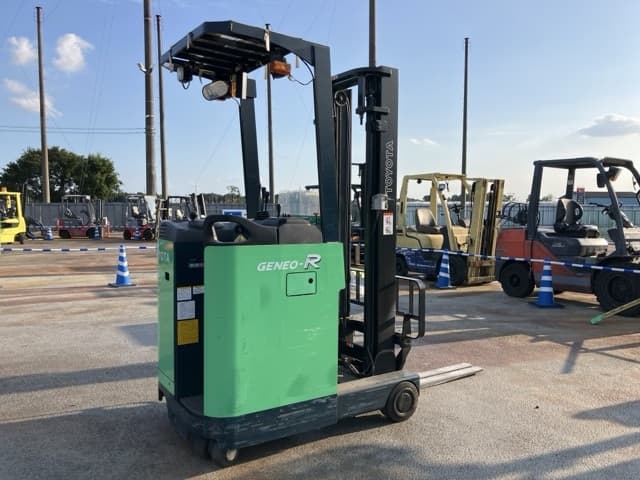 Reach Forklift — Auction (lot 8457-2099)