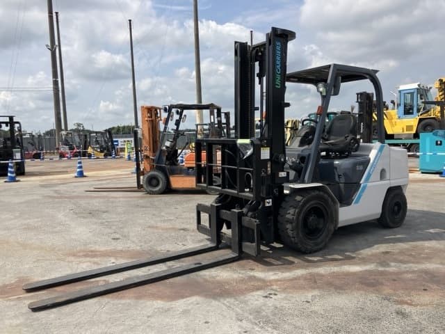 Forklift — Auction (lot 8457-2100)