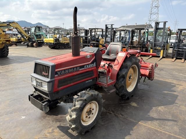 Tractor — Auction (lot 8457-21001)