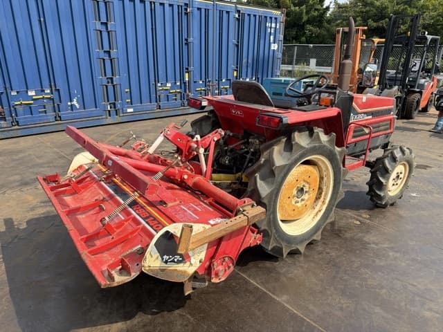 Tractor — Auction (lot 8457-21001)