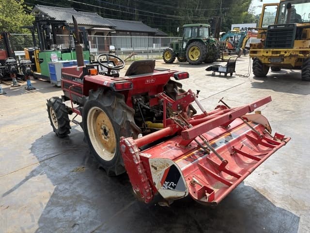 Tractor — Auction (lot 8457-21001)