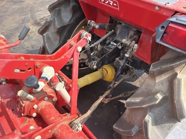 Tractor — Auction (lot 8457-21001)