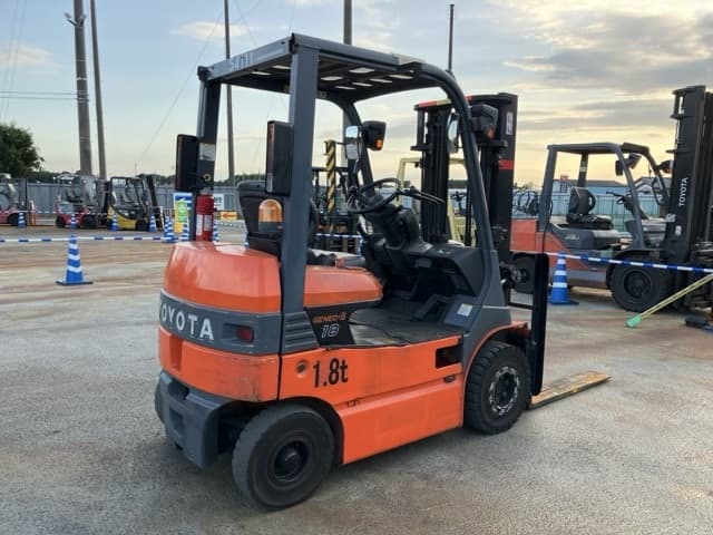 Battery Forklift — Auction (lot 8457-2101)