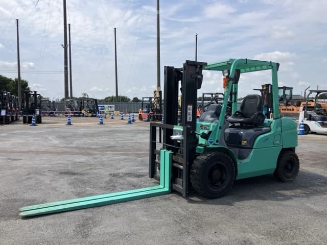 Forklift — Auction (lot 8457-2106)