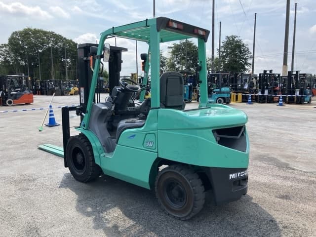 Forklift — Auction (lot 8457-2106)