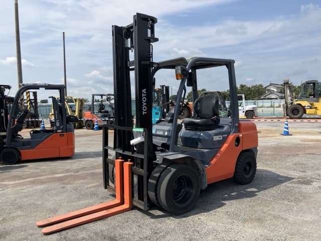 Forklift — Auction (lot 8457-2107)
