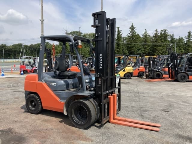 Forklift — Auction (lot 8457-2107)