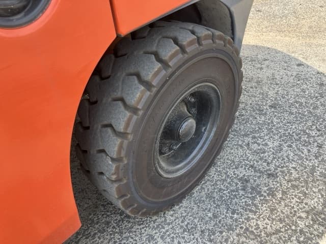 Forklift — Auction (lot 8457-2107)