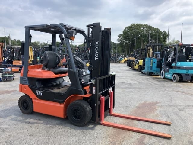Battery Forklift — Auction (lot 8457-2114)