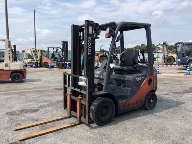 Forklift — Auction (lot 8457-2116)