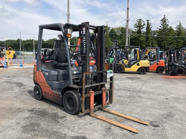 Forklift — Auction (lot 8457-2116)
