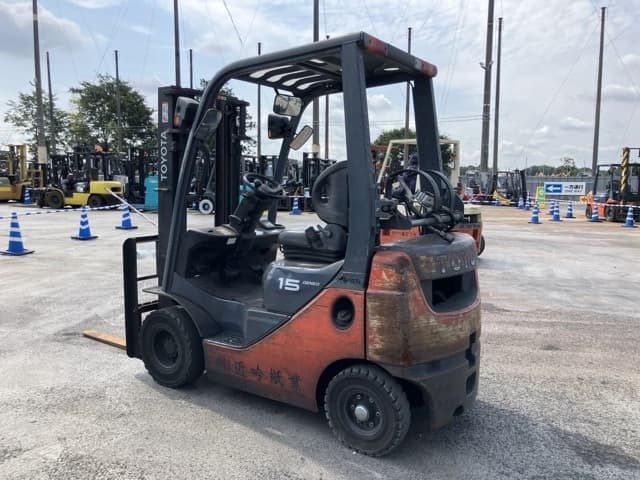 Forklift — Auction (lot 8457-2116)