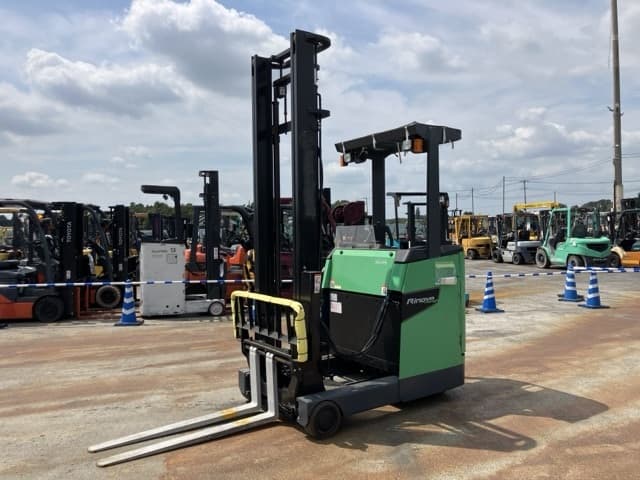 Reach Forklift — Auction (lot 8457-2117)