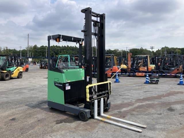 Reach Forklift — Auction (lot 8457-2117)