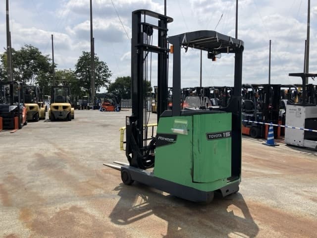 Reach Forklift — Auction (lot 8457-2117)