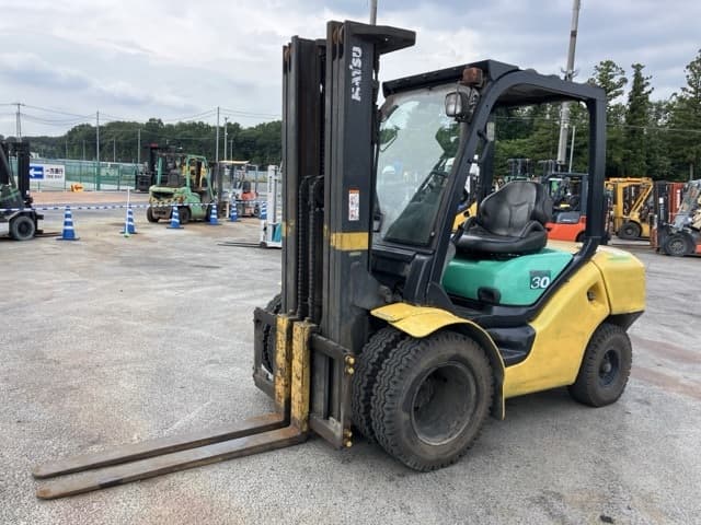 Forklift — Auction (lot 8457-2119)