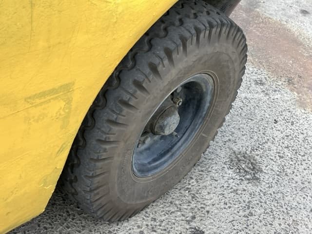 Forklift — Auction (lot 8457-2119)