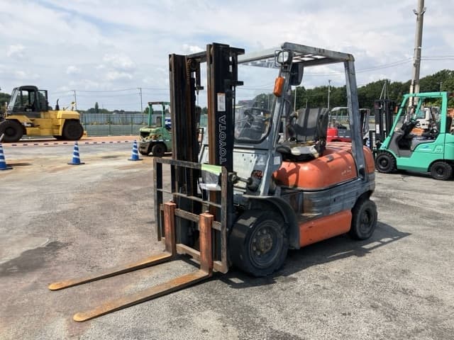 Forklift — Auction (lot 8457-2121)