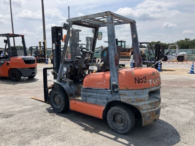 Forklift — Auction (lot 8457-2121)