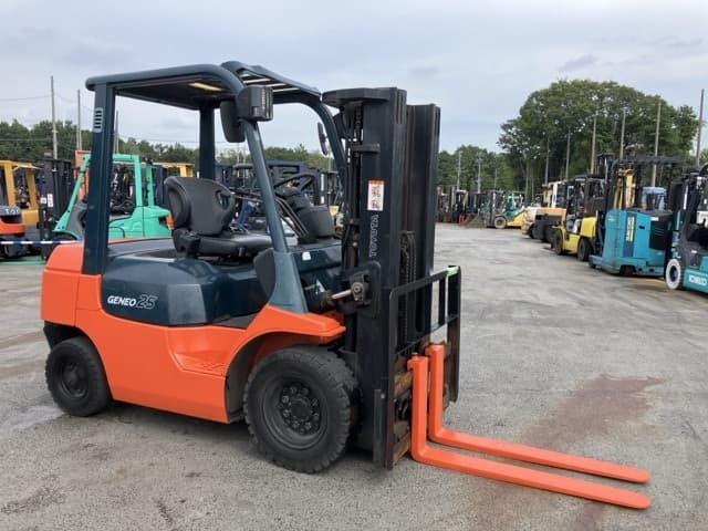 Forklift — Auction (lot 8457-2135)