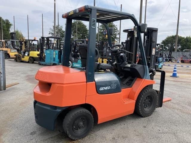 Forklift — Auction (lot 8457-2135)
