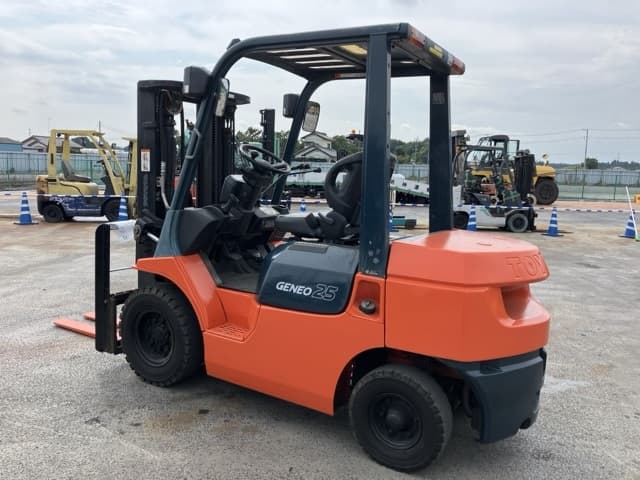 Forklift — Auction (lot 8457-2135)