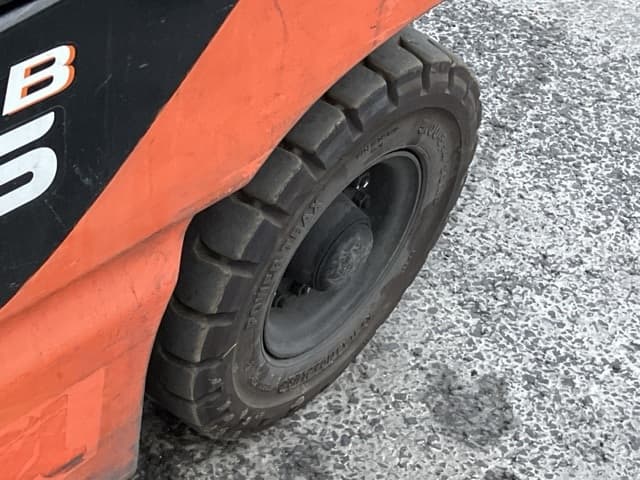 Battery Forklift — Auction (lot 8457-2139)