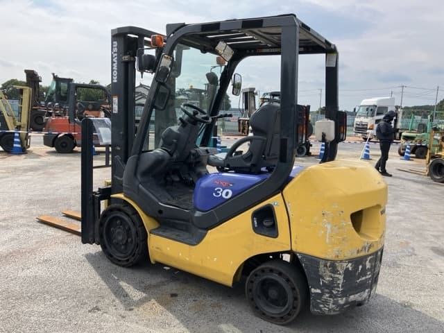 Forklift — Auction (lot 8457-2140)