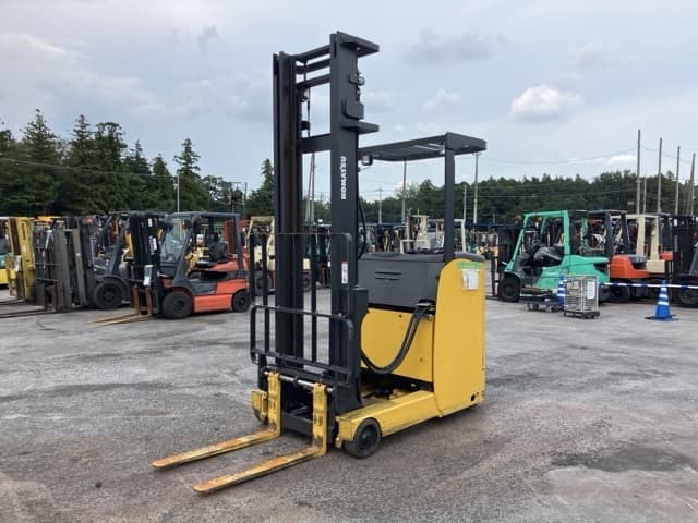 Reach Forklift — Auction (lot 8457-2144)