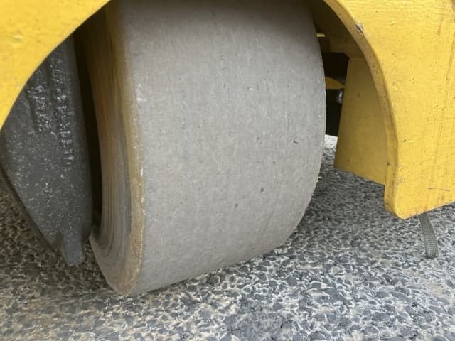 Reach Forklift — Auction (lot 8457-2144)