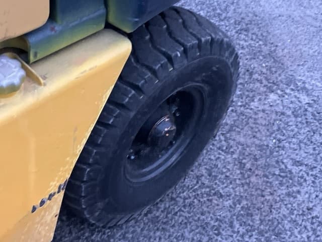 Forklift — Auction (lot 8457-2145)