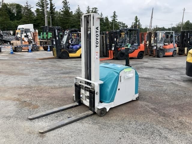 Battery Forklift — Auction (lot 8457-2147)