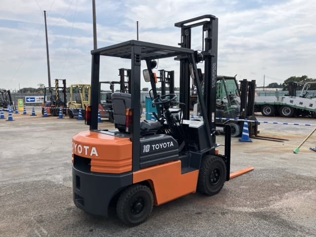 Forklift — Auction (lot 8457-2149)