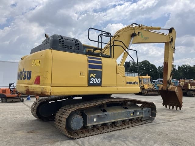 EXCAVATOR — Auction (lot 8457-215)