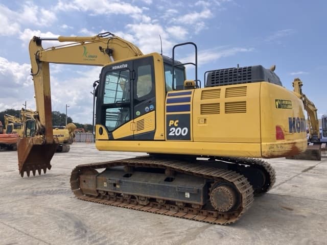 EXCAVATOR — Auction (lot 8457-215)